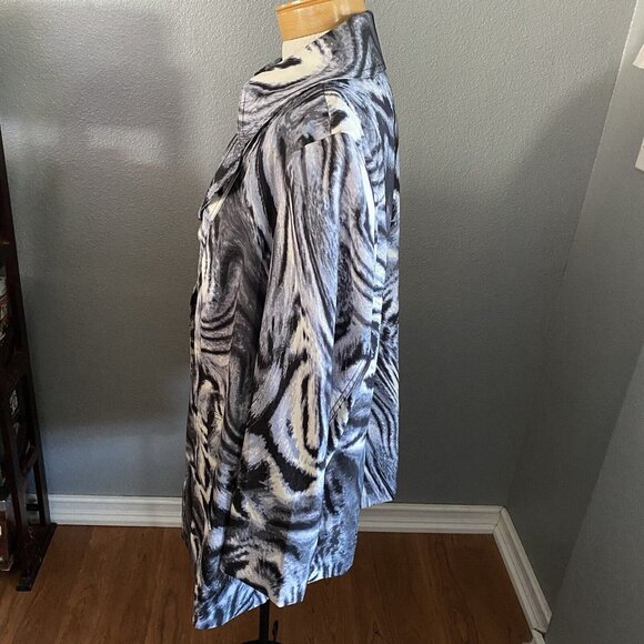 Susan Graver Jacket Women’s Size 1X Animal Print Black Gray Button Up NO BELT - Picture 6 of 9